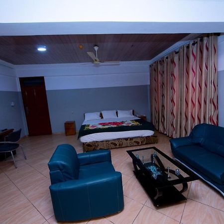 Pemicsa Hotel Accra Spintex Екстер'єр фото