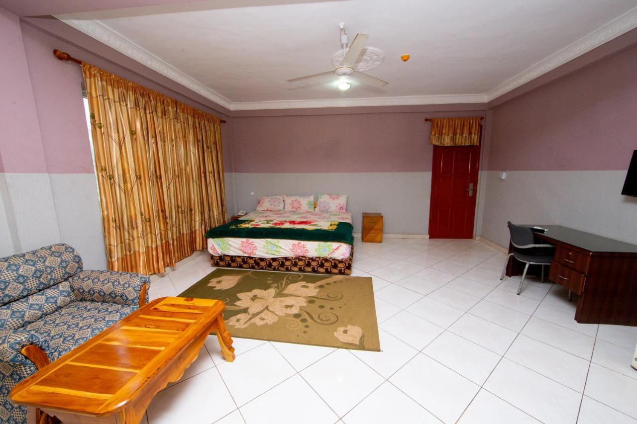 Pemicsa Hotel Accra Spintex Екстер'єр фото