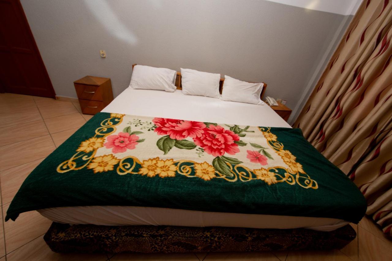 Pemicsa Hotel Accra Spintex Екстер'єр фото