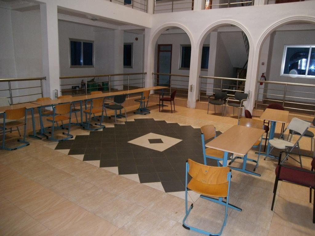 Pemicsa Hotel Accra Spintex Екстер'єр фото