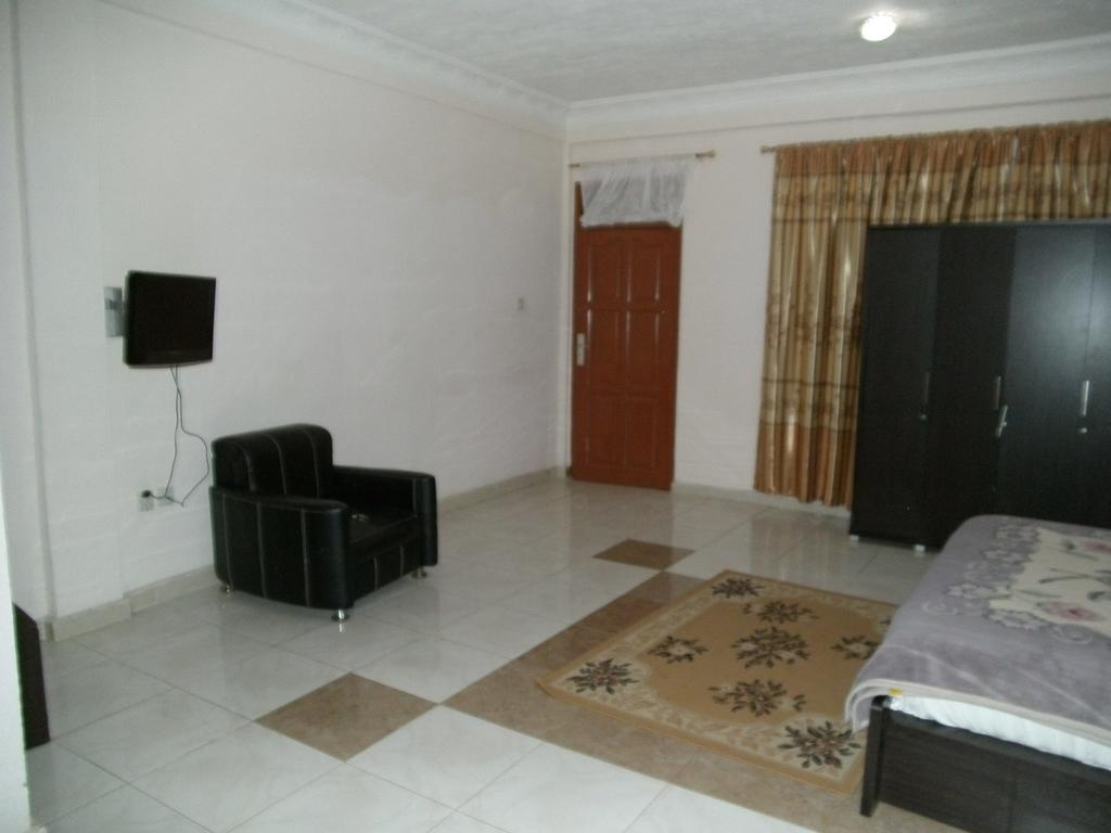 Pemicsa Hotel Accra Spintex Екстер'єр фото