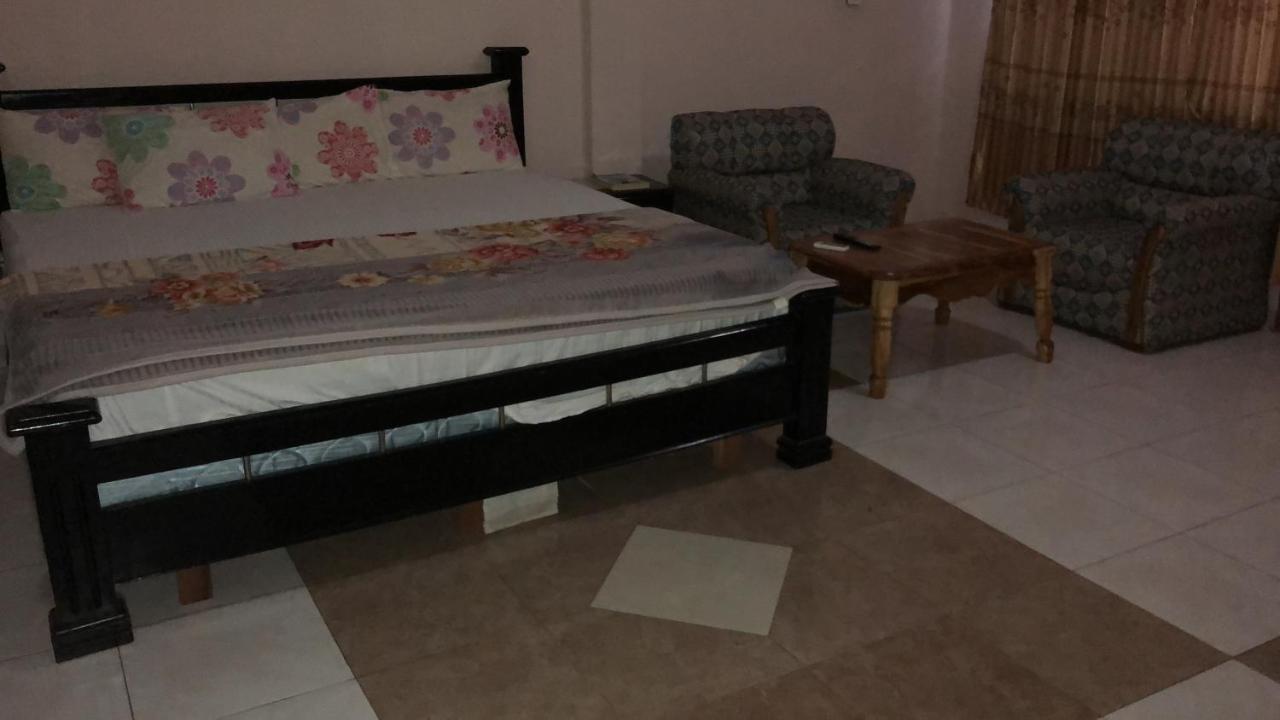 Pemicsa Hotel Accra Spintex Екстер'єр фото