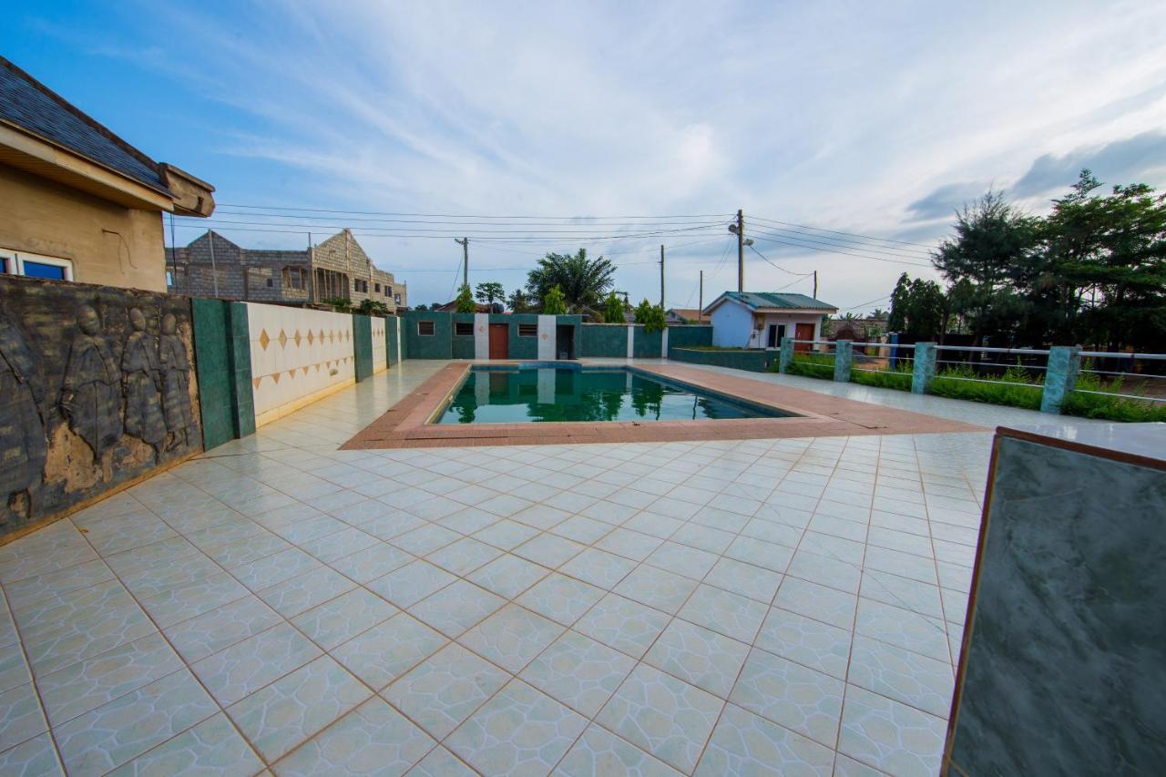 Pemicsa Hotel Accra Spintex Екстер'єр фото