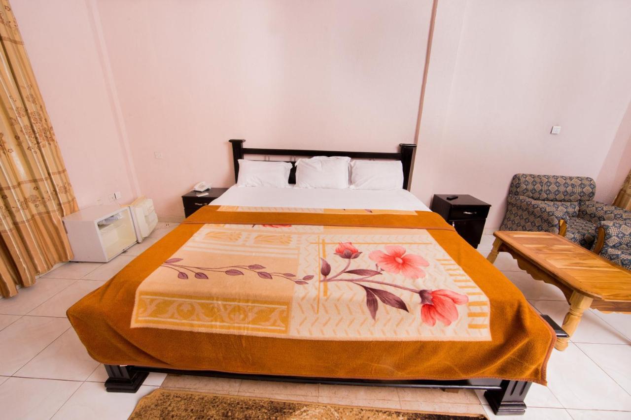 Pemicsa Hotel Accra Spintex Екстер'єр фото