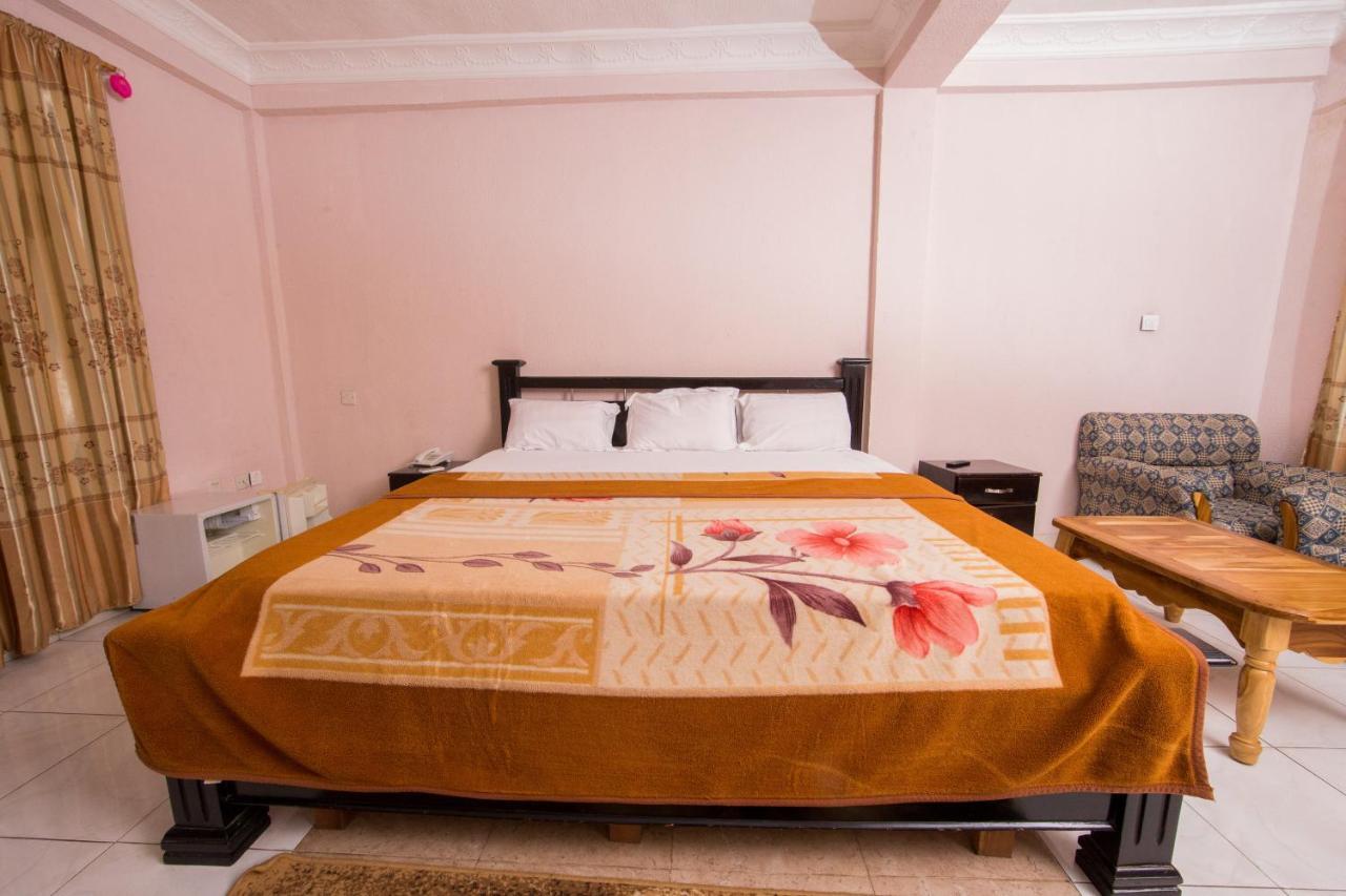 Pemicsa Hotel Accra Spintex Екстер'єр фото